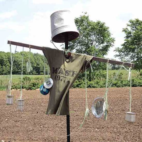 How to Make a Scarecrow from an Old Hammock